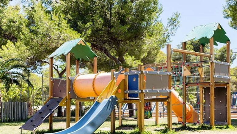 Vente privée Camping 4* Vilanova Park – L'aire de jeux pour enfants