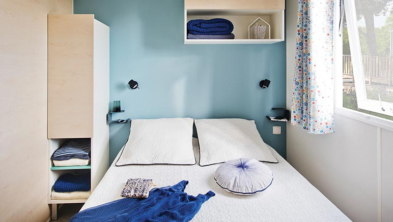 Vente privée Camping 4* Oléron Loisirs – La chambre avec lit double
