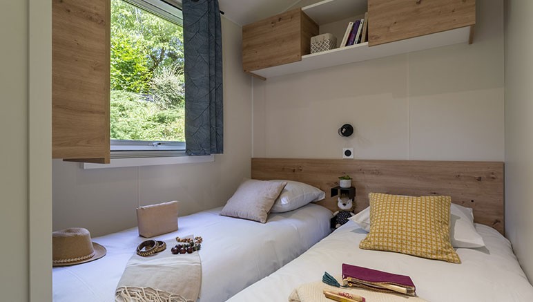 Vente privée Camping Lou Castel 4* – Chambre avec lits simples