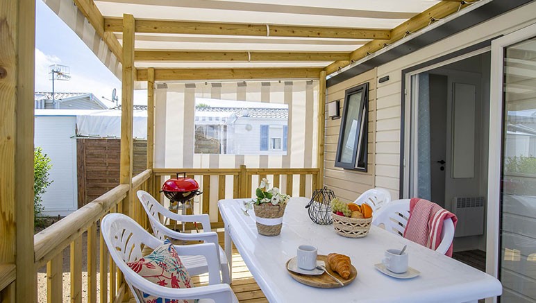 Vente privée Camping 4* Les Rouillères – Avec une agréable terrasse