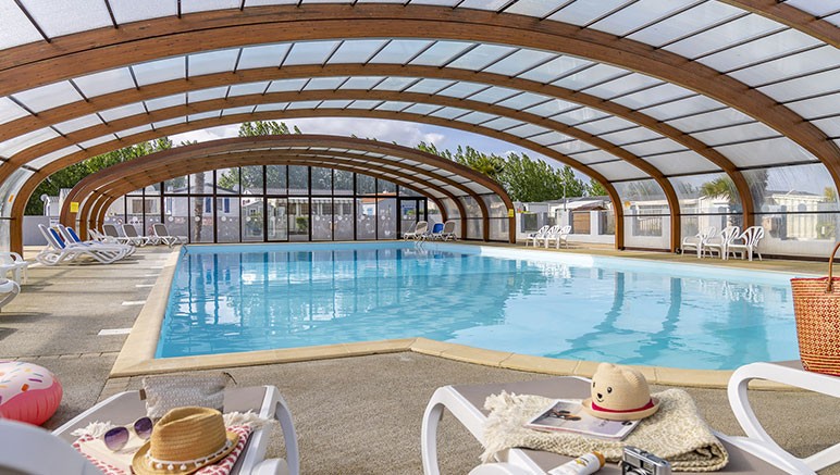 Vente privée Camping 4* Les Rouillères – La piscine couverte
