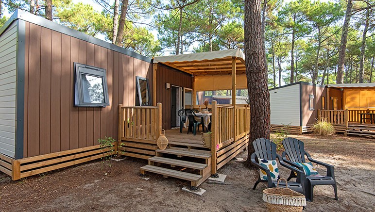 Vente privée Camping 4* le Vivier – Vous séjournez dans un mobil-home tout confort avec terrasse