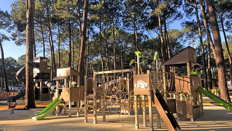 Vente privée Camping 4* le Vivier – L'aire de jeux pour enfants