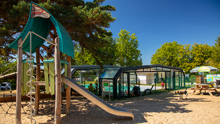Vente privée Camping 4* les Hirondelles – L'aire de jeux pour enfant