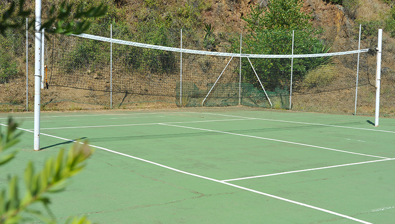 Vente privée Camping 3* Torraccia – Un terrain de tennis