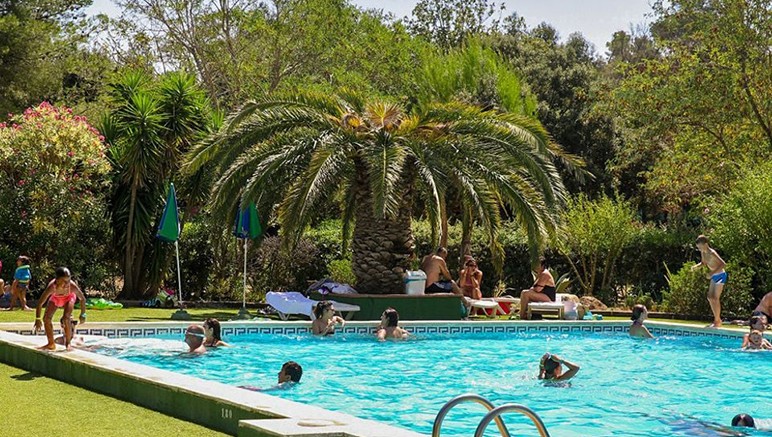 Vente privée Camping 3* Estrellas Costa Brava – Libre accès à la piscine extérieure et au bassin pour enfants