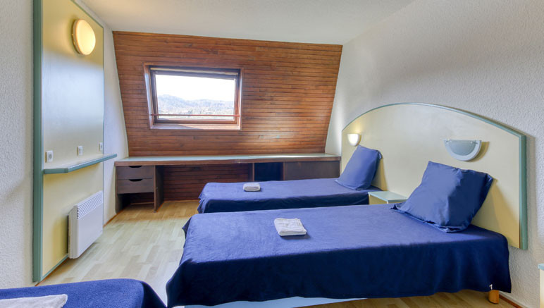 Vente privée Le Domaine de Confolant – Chambre avec trois lits simples