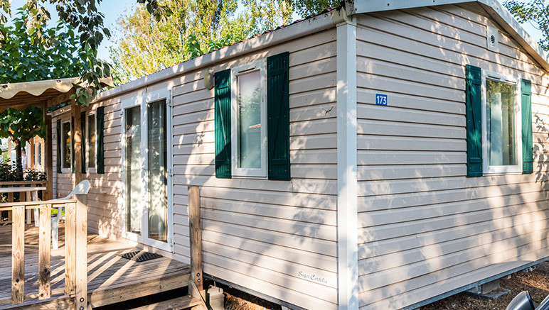 Vente privée Camping 4* La Palmeraie – Vous séjournerez dans un mobil-home équipé avec terrasse