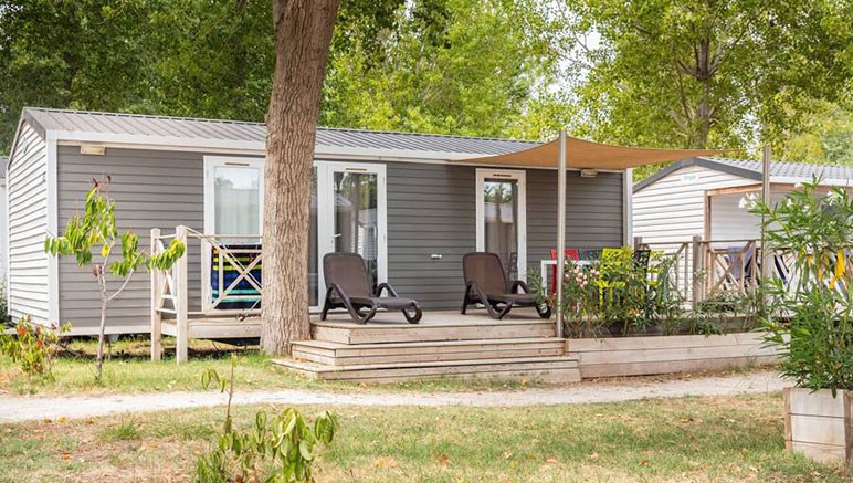 Vente privée Camping 5* Le Domaine de la Yole – Séjournez dans un agréable mobil-home avec terrasse