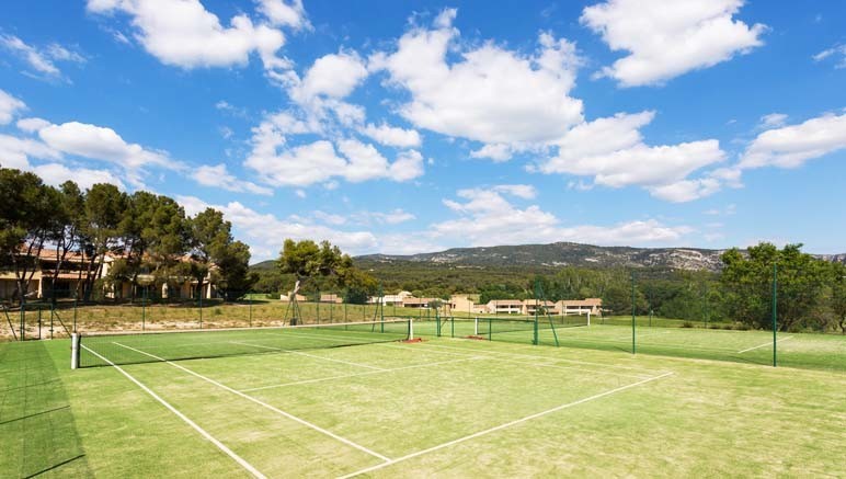 Vente privée Résidence 4* Provence Country Club – 2 courts de tennis mis à votre disposition