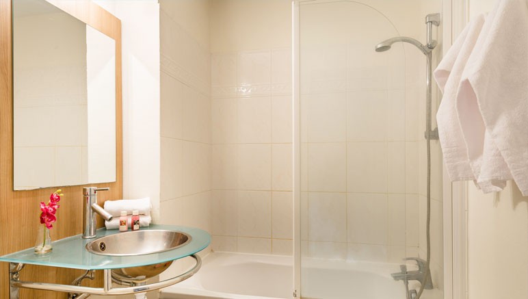 Vente privée Résidence 4* Les Jardins Renaissance – Salle de bain avec douche ou baignoire