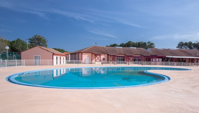 Vente privée Résidence Les Villas du Lac – Accès gratuit à la piscine extérieure avec pataugeoire