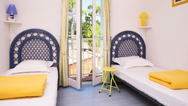 Vente privée Résidence Les Mas de Saint Hilaire – Chambre avec lits simples