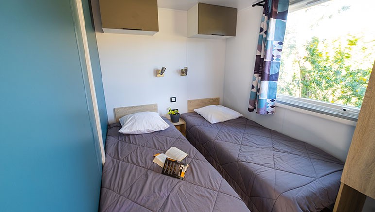 Vente privée Camping 4* L'Arquet Côte Bleue - Plage – Chambre avec deux lits simples