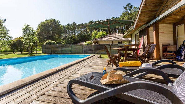 Vente privée Villas La Clairière aux Chevreuils – Accès à la piscine privée de votre villa, ouverte d'avril à octobre selon météo