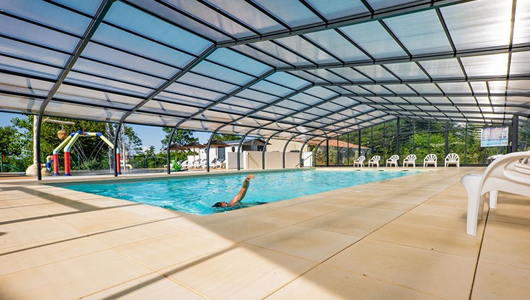 Vente privée Camping 4* Campilô – Une agréable piscine couverte