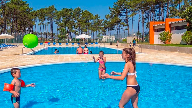 Vente privée Camping 3* Vagueira – Retrouvez la piscine extérieure et sa pataugeoire pour vos enfants