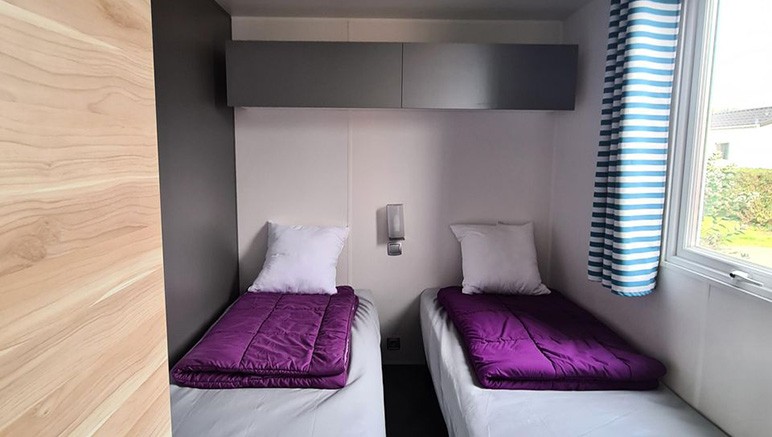 Vente privée Camping 4* l'Atlantique – La chambre avec deux lits simples