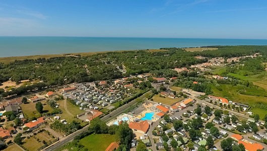 Vente privée : Vendée : camping 4* avec piscines