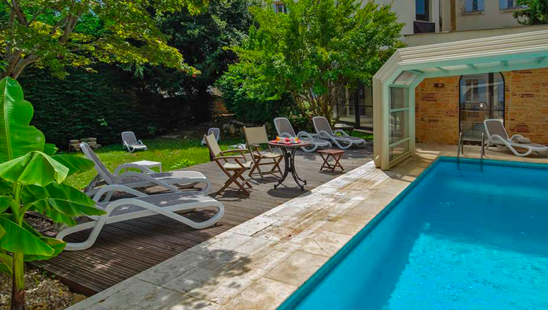 Vente privée Au Grand Hôtel 4* de Sarlat – L'accès à la piscine en illimité