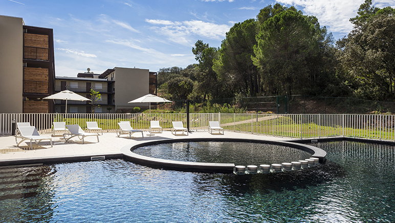 Vente privée Résidence 3* Club Le Pont du Gard – La piscine exterieure
