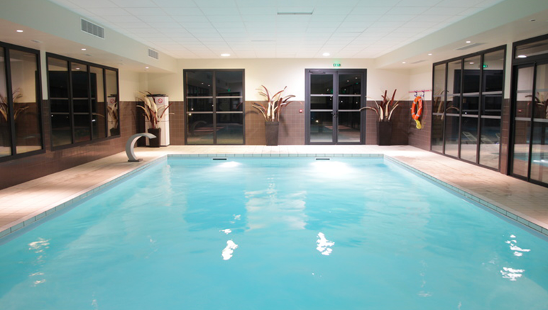 Vente privée Résidence 3* Le domaine des Monédières – La piscine intérieure chauffée