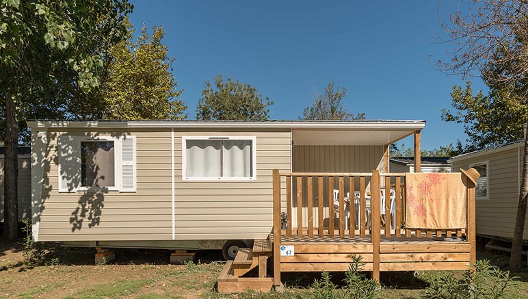 Vente privée Camping 3* la plage Argeles – Vous séjournez dans un mobil-home tout confort avec terrasse (photos variant selon logement)