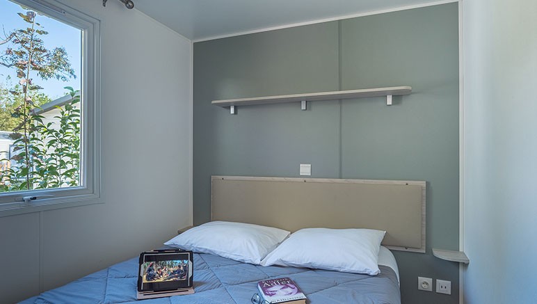 Vente privée Camping 3* la plage Argeles – Chambre avec lit double (photos variant selon logement)