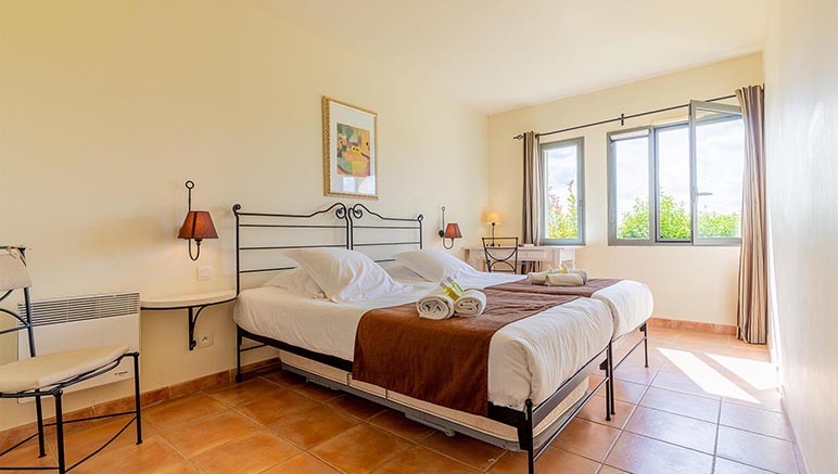 Vente privée Domaine 4* Provence Country Club – Chambre avec lit double