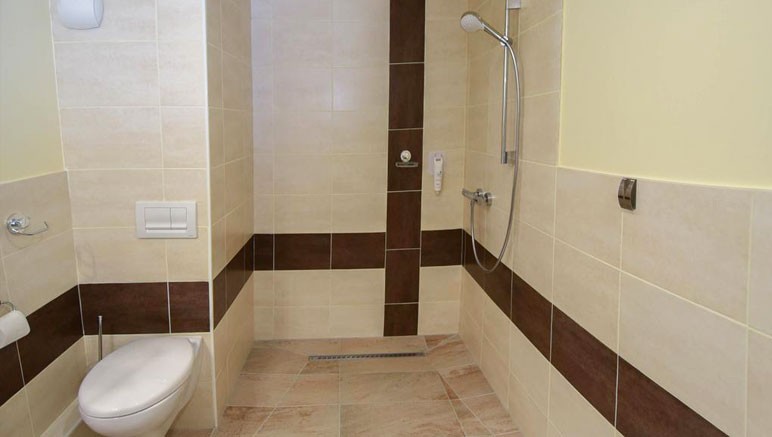 Vente privée Hôtel 3* Adonis Gap – Salle de bain avec baignoire ou douche