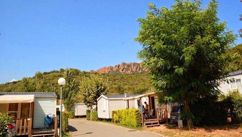 Vente privée Camping 4* La Vallée du Paradis – Les allées calmes et paisibles