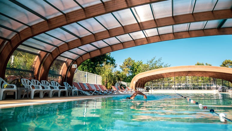 Vente privée Camping 4* Les Embruns – L'accès libre à la piscine couverte chauffée