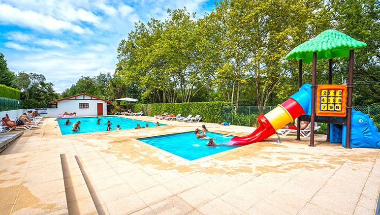 Vente privée Camping 4* Suhiberry – L'accès libre à la piscine extérieure avec pataugeoire