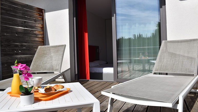 Vente privée Adonis Hôtel 3* Aix en Provence – Une agréable terrasse uniquement pour l'appartement TERRASSE