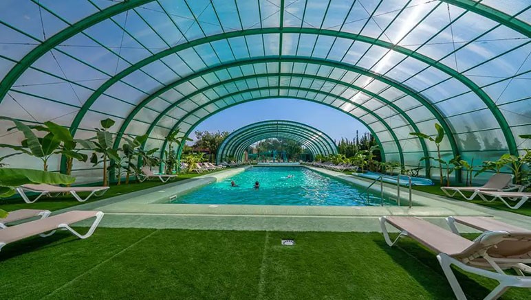 Vente privée Camping 5* Torre del Sol – La piscine intérieure