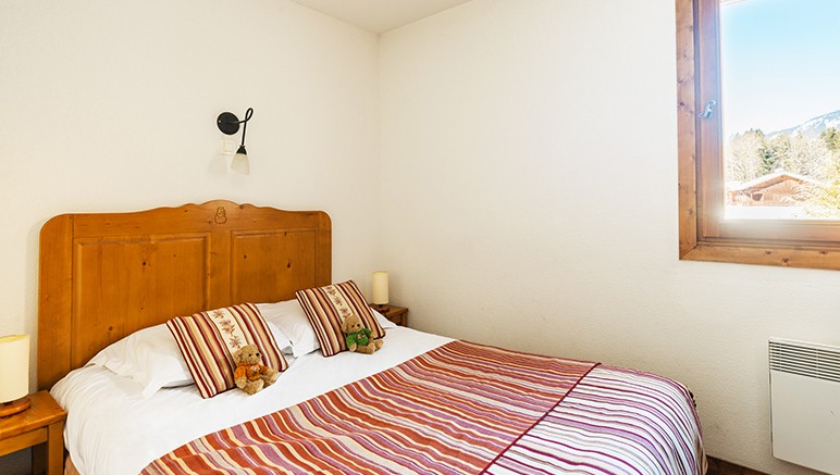 Vente privée Les Fermes De Samoens – Chambre avec lit double
