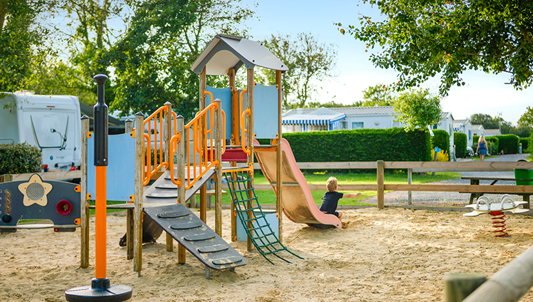 Vente privée Camping 4* Le Robinson – L'aire de jeux pour vos enfants