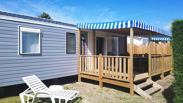 Vente privée Camping 5* Le Bel Air – Vous séjournez dans un mobil-home tout confort avec terrasse