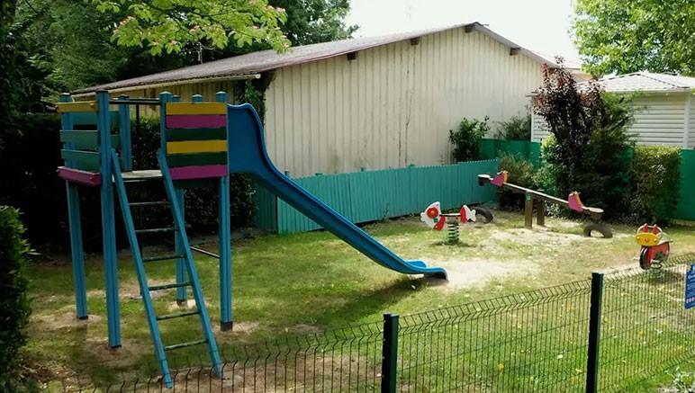 Vente privée Camping 3* Le Pavillon – L'aire de jeux pour les enfants