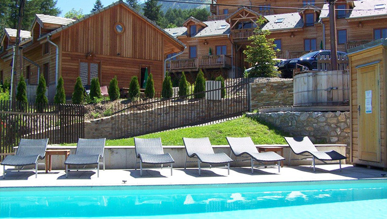 Vente privée Résidence 3* Les Logis d'Orres – Profitez de la piscine extérieure chauffée