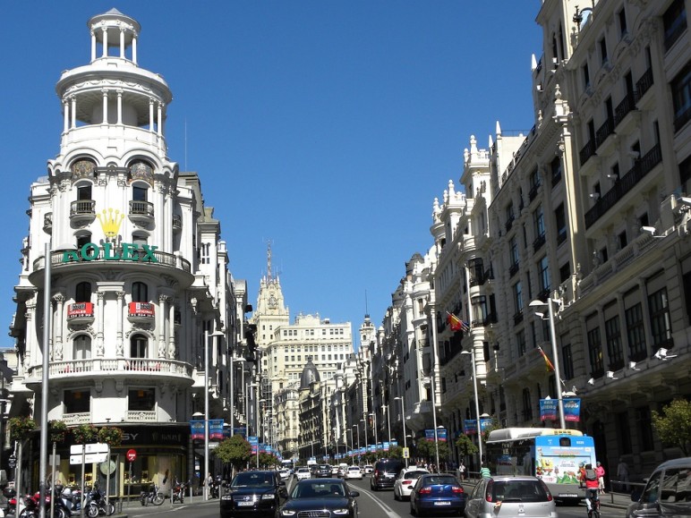Vente privée Appartements reliés au centre de Madrid – Partez à la découverte de Madrid et arpentez la Gran Via