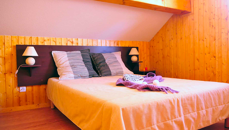 Vente privée Résidence 3* Les Chalets des Ecourts – Une chambre avec lit double