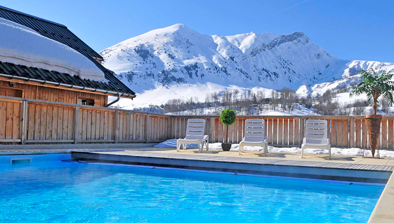 Vente privée Résidence 3* Les Chalets des Ecourts – La piscine extérieure