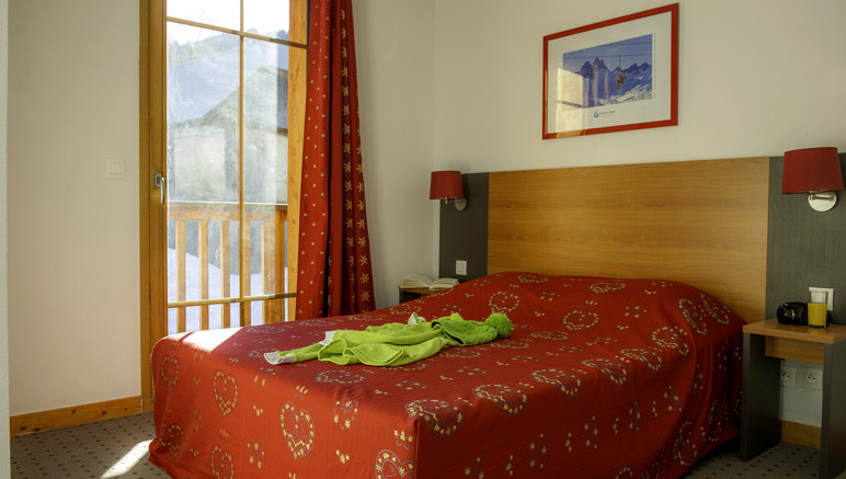 Vente privée Les Chalets 3* de Belledonne – Chambre avec lit double