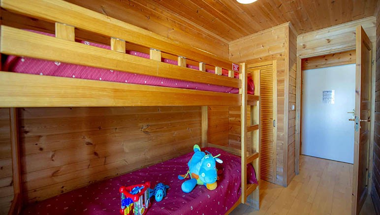 Vente privée Résidence 3* Les Chalets des Marmottes – Chambre avec deux lits superposés