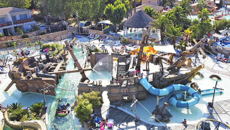 Vente privée Camping 4* Les Sables d'Or – Jeux aqualudiques pour enfants sur le thème de la piraterie