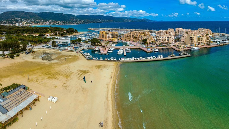 Vente privée Les studios de la plage – La marina de Bormes vous attend