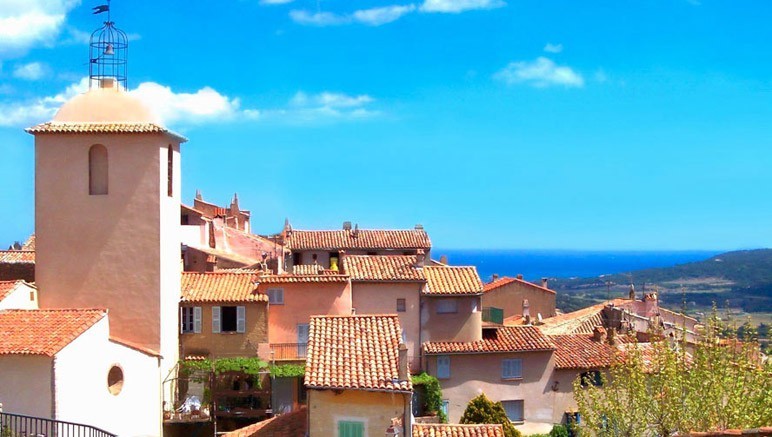 Vente privée Résidence 3* Les Bastides de Fayence – La charmante ville de Ramatuelle à 40 min