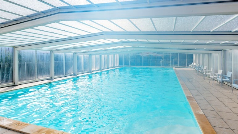 Vente privée Résidence 3* Le Domaine des Grands Lacs – La piscine intérieure (ouverte à la Toussaint)