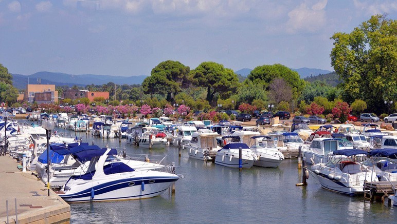 Vente privée Camping Le Méditerranée – Le port de la Londe les Maures à 10 km